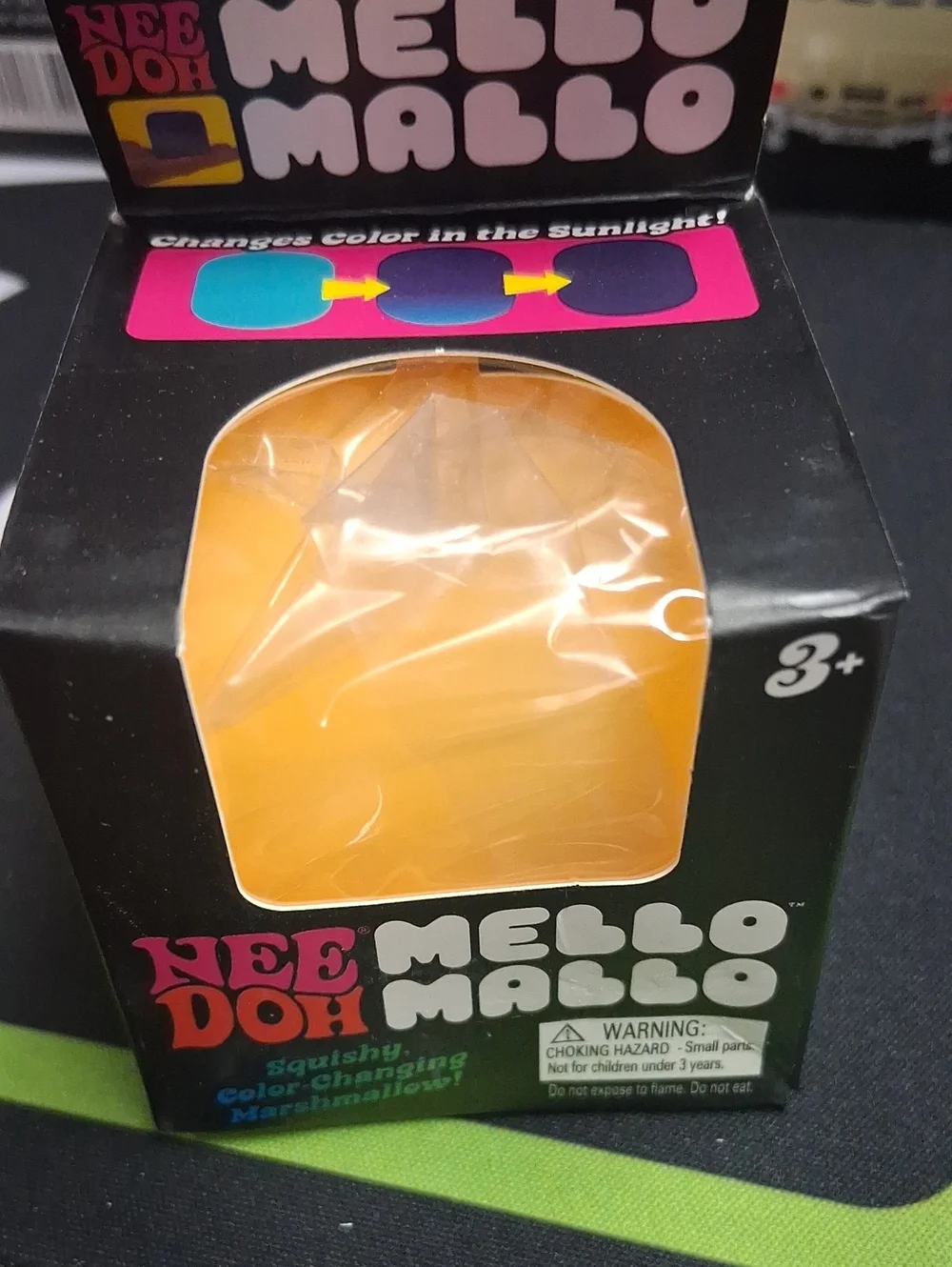 Mello Mallo Color-Changing Orange Party Favor